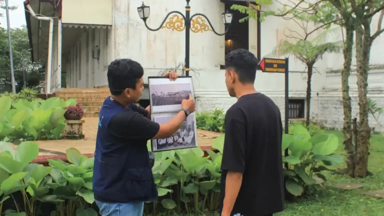 Berwisata di Era Kolonial